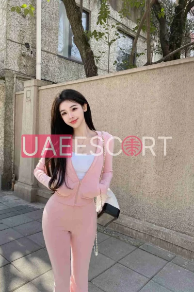 Eula, bust size D, height 168, weight 49, age 27