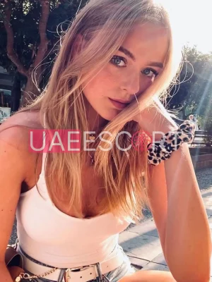 Felicity , bust size B, height 170, weight 53, age 24