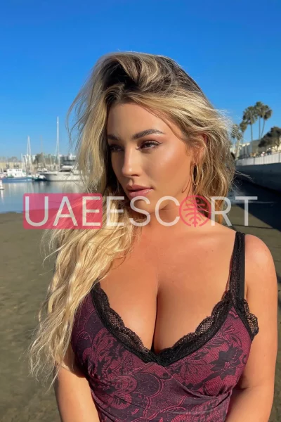 Jade, bust size D, height 169, weight 63, age 26