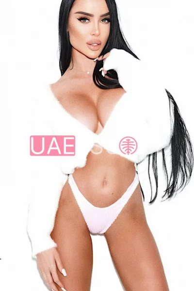 Jess, bust size C, height 168, weight 52, age 28