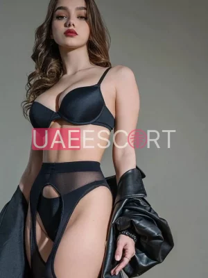 Julia , bust size B, height 170, weight 50, age 26