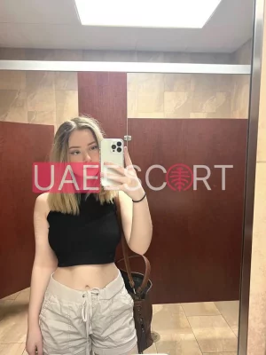 Keshia , bust size B, height 161, weight 59, age 24