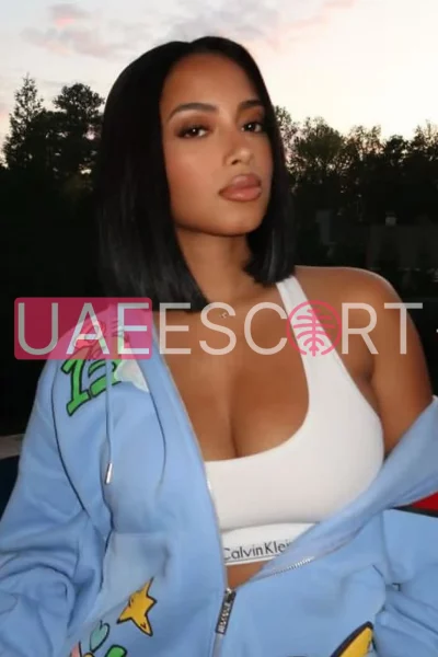 Claire, bust size B, height 160, weight 65, age 24