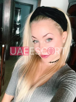 Corine, bust size B, height 173, weight 75, age 28