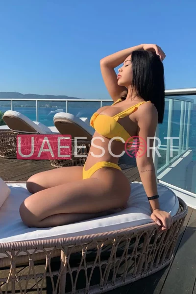 Emeline, bust size B, height 173, weight 58, age 24