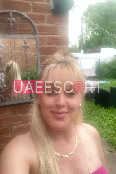 Arley, bust size C, height 150, weight 64, age 25