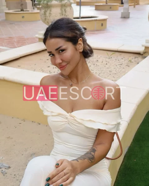 Brigette-440, bust size C, height 168, weight 54, age 28, photo 4