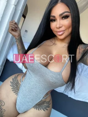 Brittany , bust size D, height 170, weight 48, age 27
