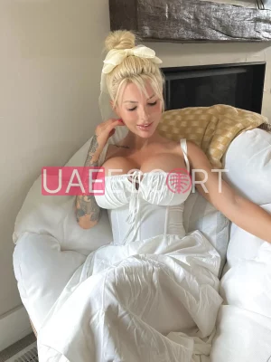 Chelsey-1428 , bust size D, height 173, weight 64, age 21