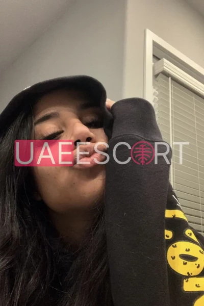 Ciara, bust size B, height 182, weight 121, age 21