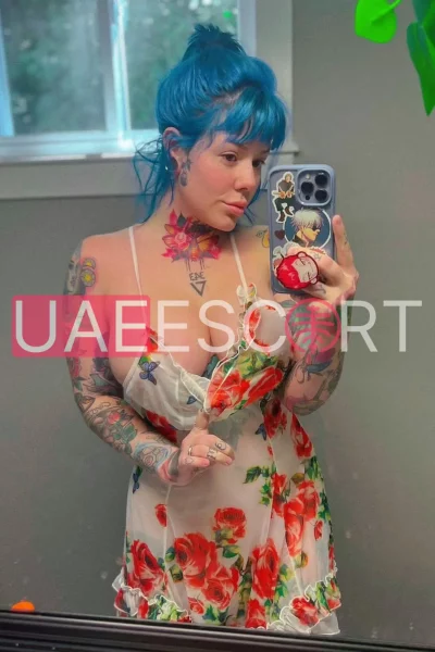 Daisy, bust size B, height 169, weight 69, age 18