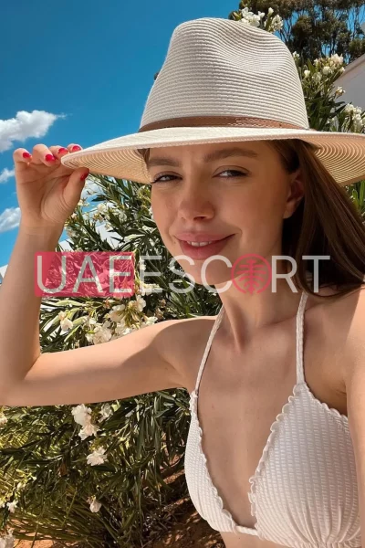 Daniele-604, bust size B, height 168, weight 53, age 20