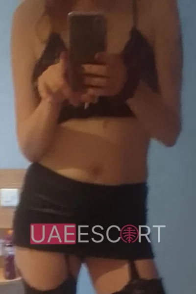 Darcy, bust size B, height 153, weight 50, age 23