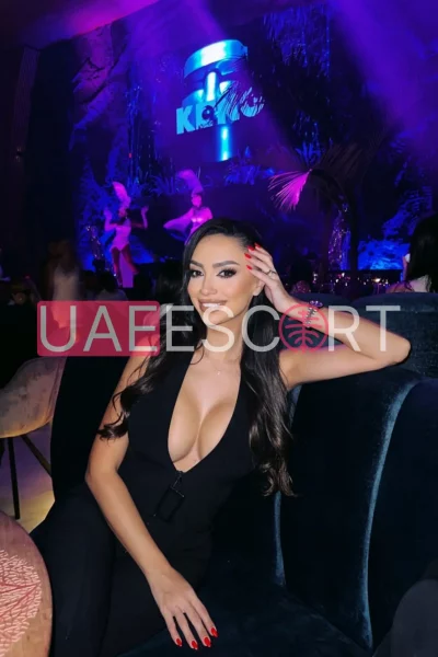 Leola, bust size B, height 168, weight 51, age 28