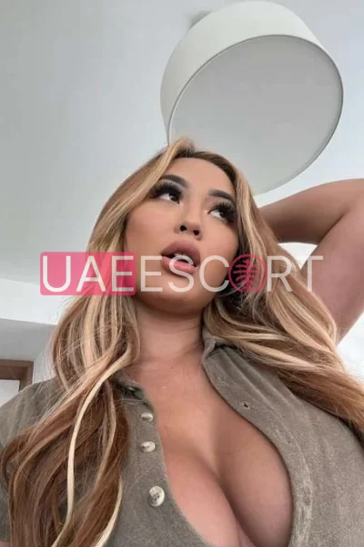 Leticia, bust size B, height 170, weight 54, age 28