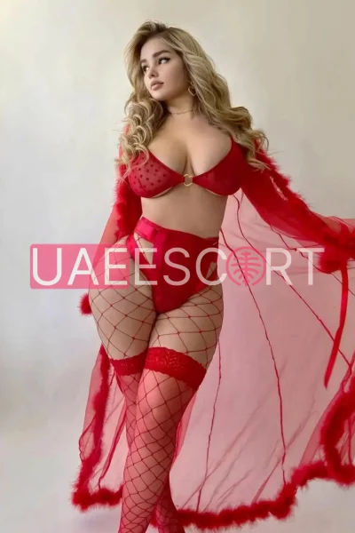 Lola, bust size D, height 168, weight 70, age 28