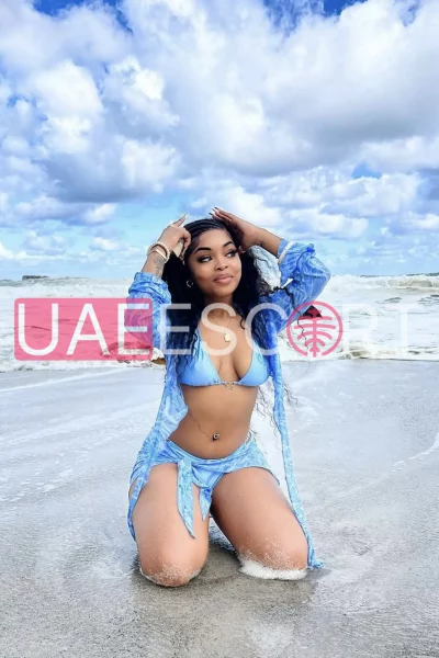 Lora, bust size B, height 160, weight 50, age 25