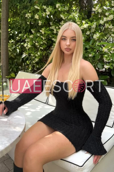 Lossie, bust size C, height 167, weight 62, age 24