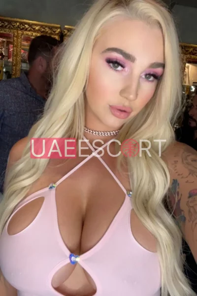 Alivia, bust size C, height 172, weight 52, age 25