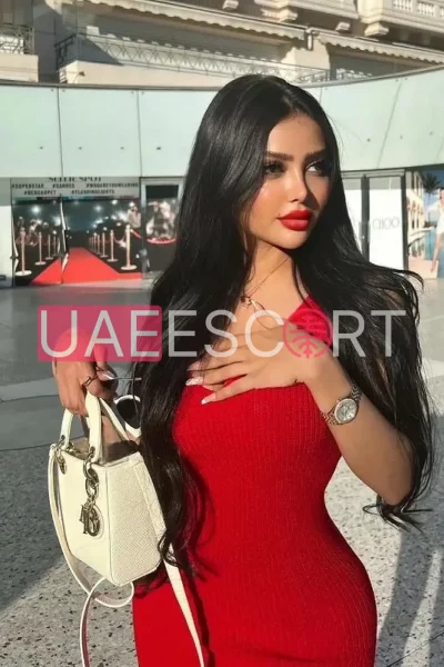 Ami, bust size C, height 168, weight 58, age 26