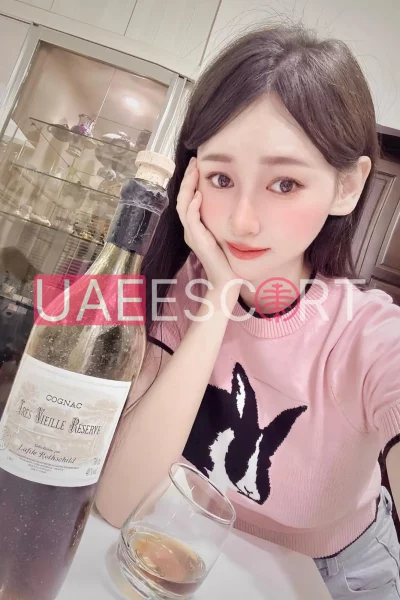 Betty, bust size C, height 164, weight 48, age 22