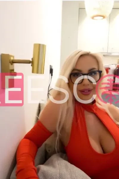 Cheryl, bust size C, height 150, weight 56, age 28