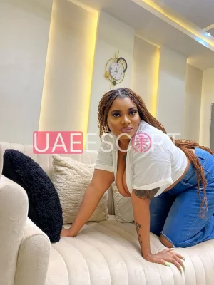 Desi, bust size C, height 156, weight 77, age 26