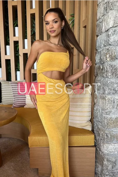 Erna, bust size B, height 167, weight 51, age 24