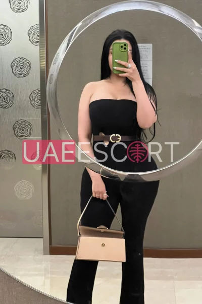 Jamila, bust size C, height 170, weight 68, age 28