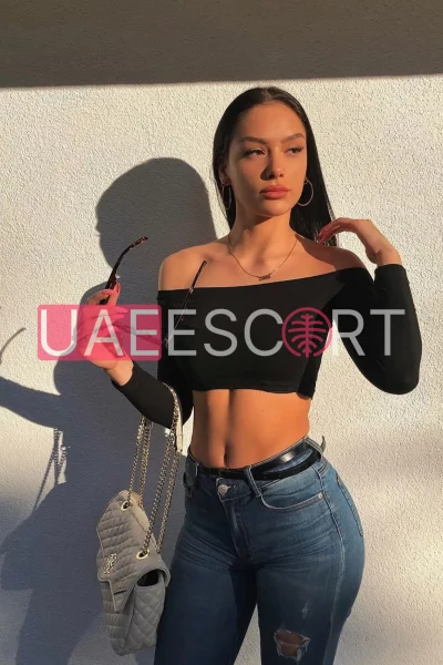 Janay, bust size B, height 170, weight 53, age 18