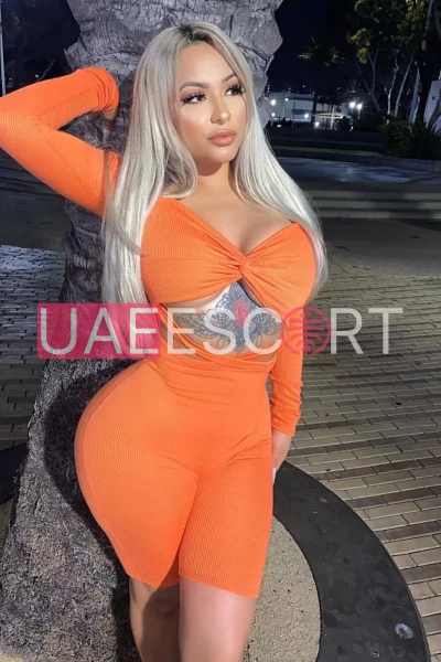 Jazmine-658, bust size C, height 170, weight 49, age 22