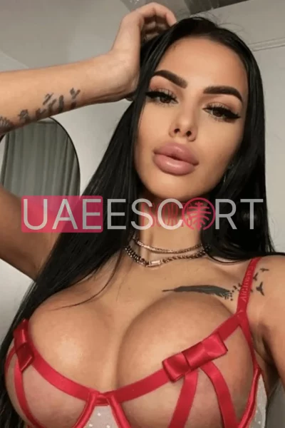 Aisha, bust size C, height 164, weight 55, age 27