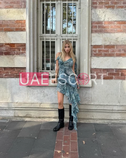 Lilly, bust size C, height 169, weight 68, age 25, photo 4