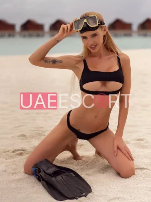 Gwen , bust size D, height 171, weight 65, age 25