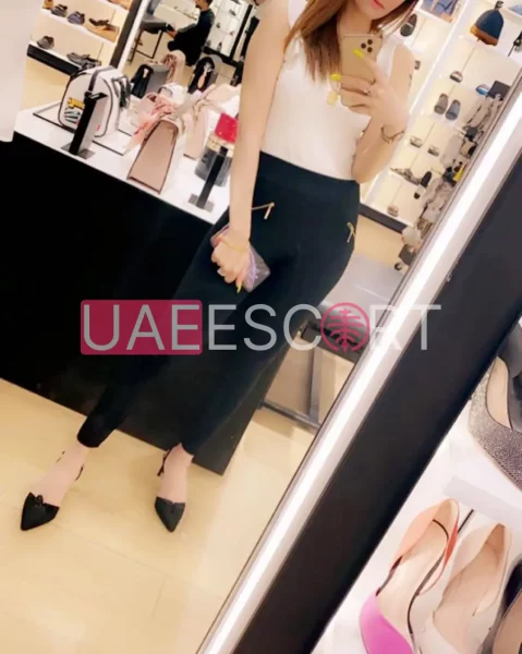 Del, bust size D, height 165, weight 47, age 22, photo 4