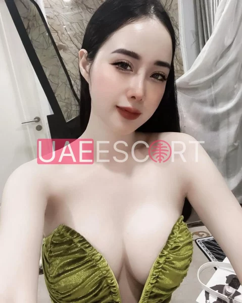 Bella, bust size C, height 167, weight 54, age 18, photo 3