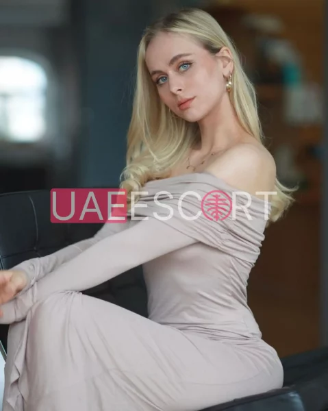 Callie-857, bust size B, height 168, weight 51, age 20, photo 3