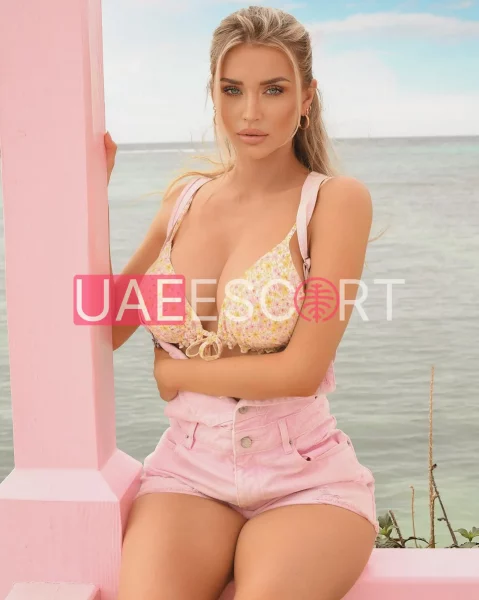 Carri, bust size D, height 169, weight 55, age 21, photo 3