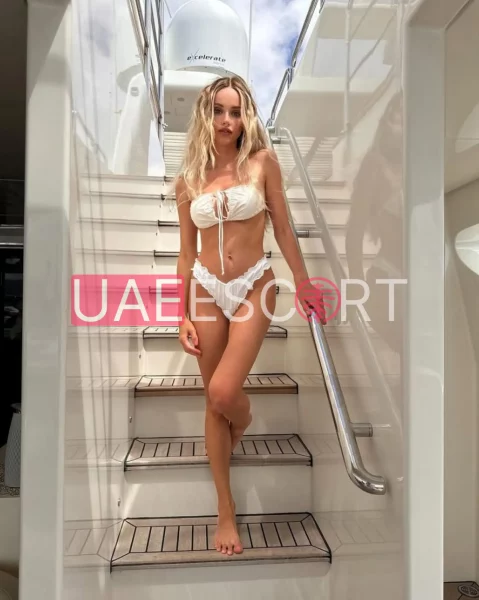 Dana, bust size B, height 168, weight 52, age 25, photo 4