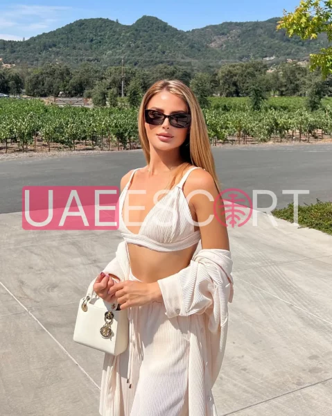 Angie, bust size C, height 170, weight 68, age 24, photo 5