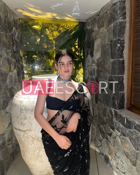 Dee, bust size B, height 162, weight 50, age 18, photo 3