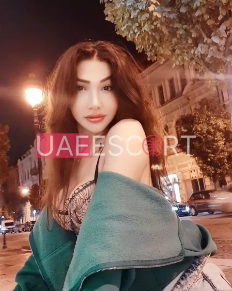Les, bust size D, height 177, weight 77, age 24, photo 4