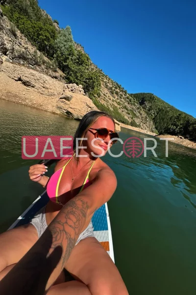 Abbie, bust size B, height 170, weight 68, age 26