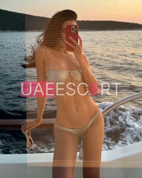 Janine, bust size B, height 170, weight 53, age 25, photo 6