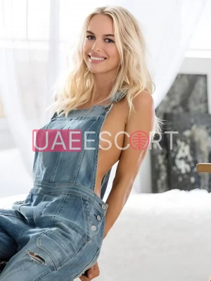 Amina , bust size D, height 167, weight 50, age 27