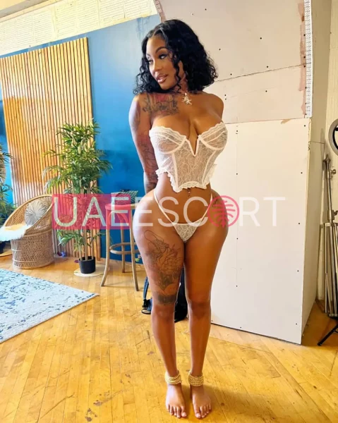 Mac, bust size C, height 182, weight 72, age 26, photo 18