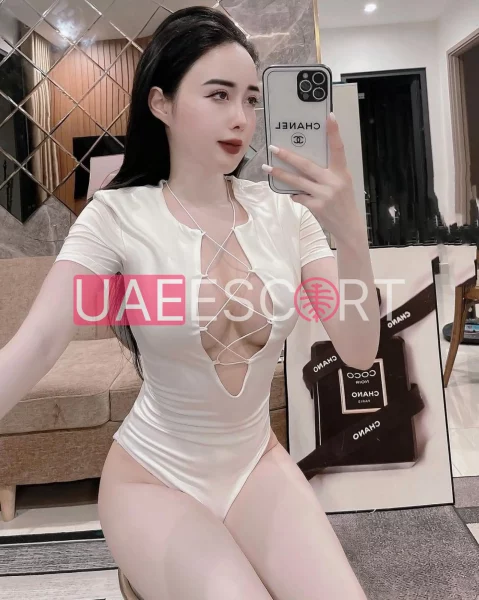 Bella, bust size C, height 167, weight 54, age 18, photo 7