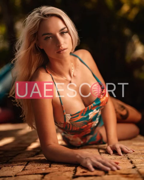Dani, bust size C, height 166, weight 58, age 22, photo 10