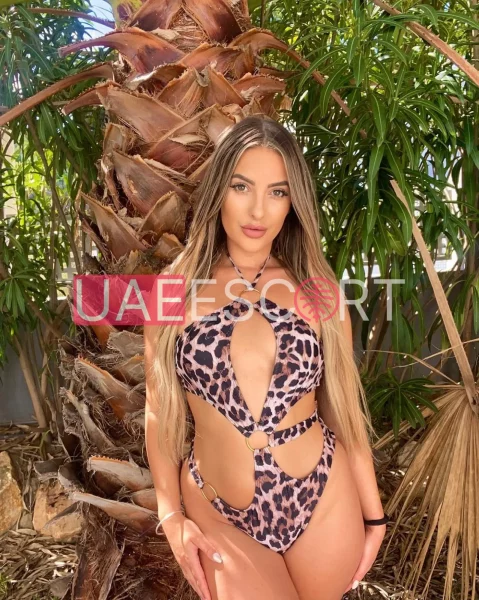 Alaina, bust size C, height 168, weight 54, age 28, photo 11