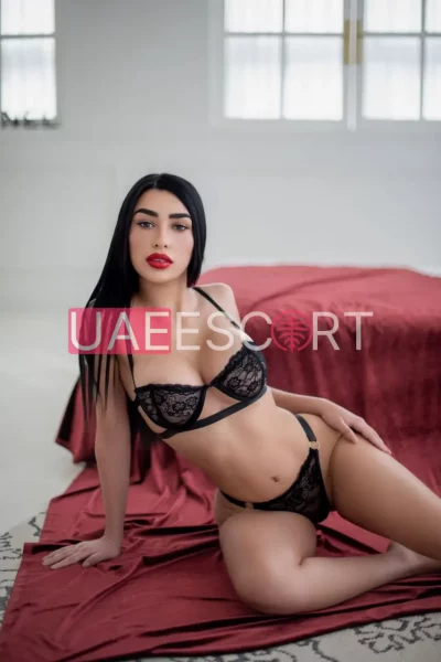 Camila, bust size C, height 154, weight 49, age 24